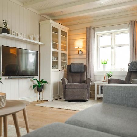 Lofoten Suite Apartments - Rostad Retro Rorbuer Reine Exterior foto
