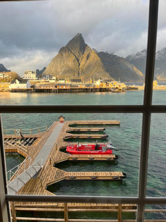 Lofoten Suite Apartments - Rostad Retro Rorbuer Reine Exterior foto