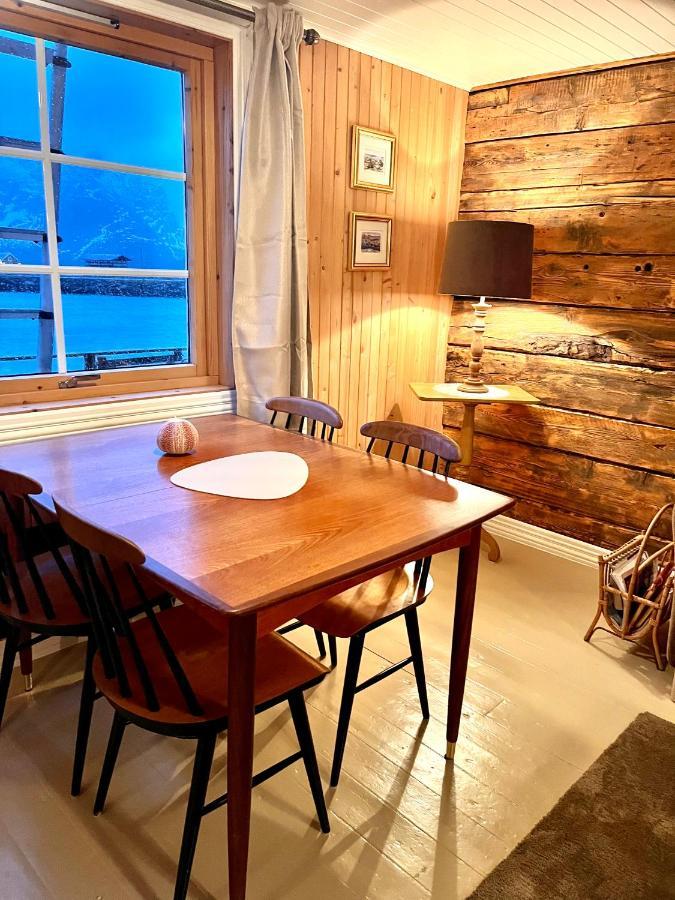 Lofoten Suite Apartments - Rostad Retro Rorbuer Reine Exterior foto