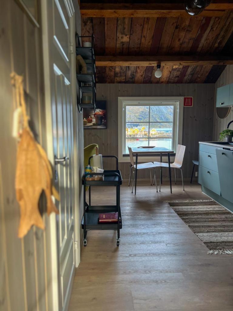 Lofoten Suite Apartments - Rostad Retro Rorbuer Reine Exterior foto